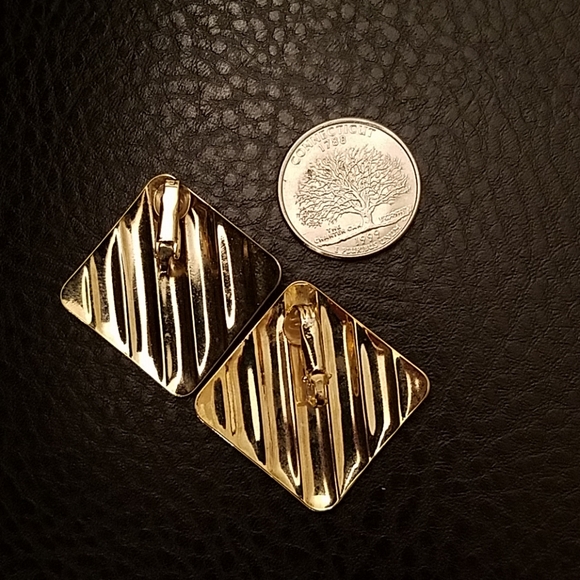 VTG clip on earrings - Picture 6 of 6